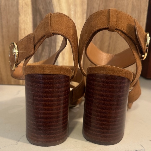 Tommy Hilfiger Women's Tan Strap Sandals - Picture 4 of 6